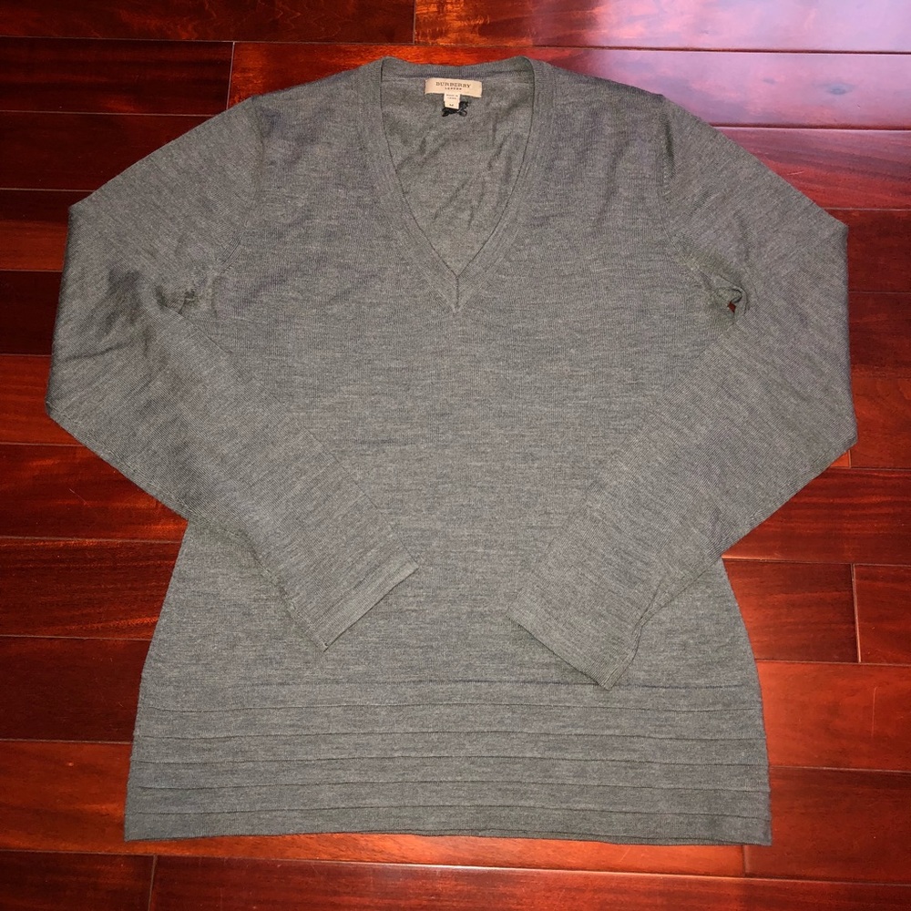 Burberry Wool blended V-neck Sweater